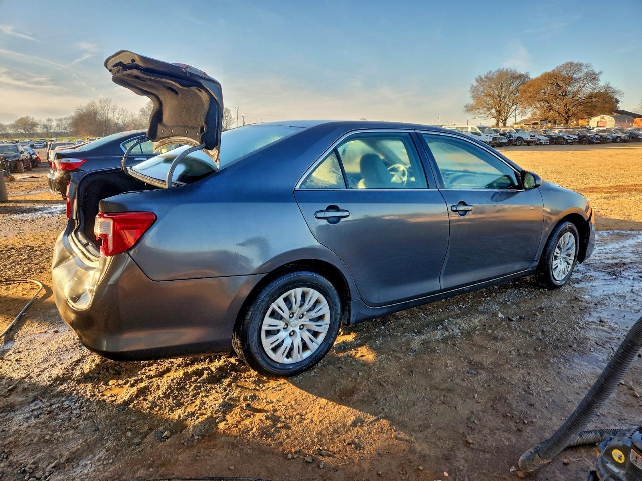 2012 TOYOTA CAMRY L photo 7