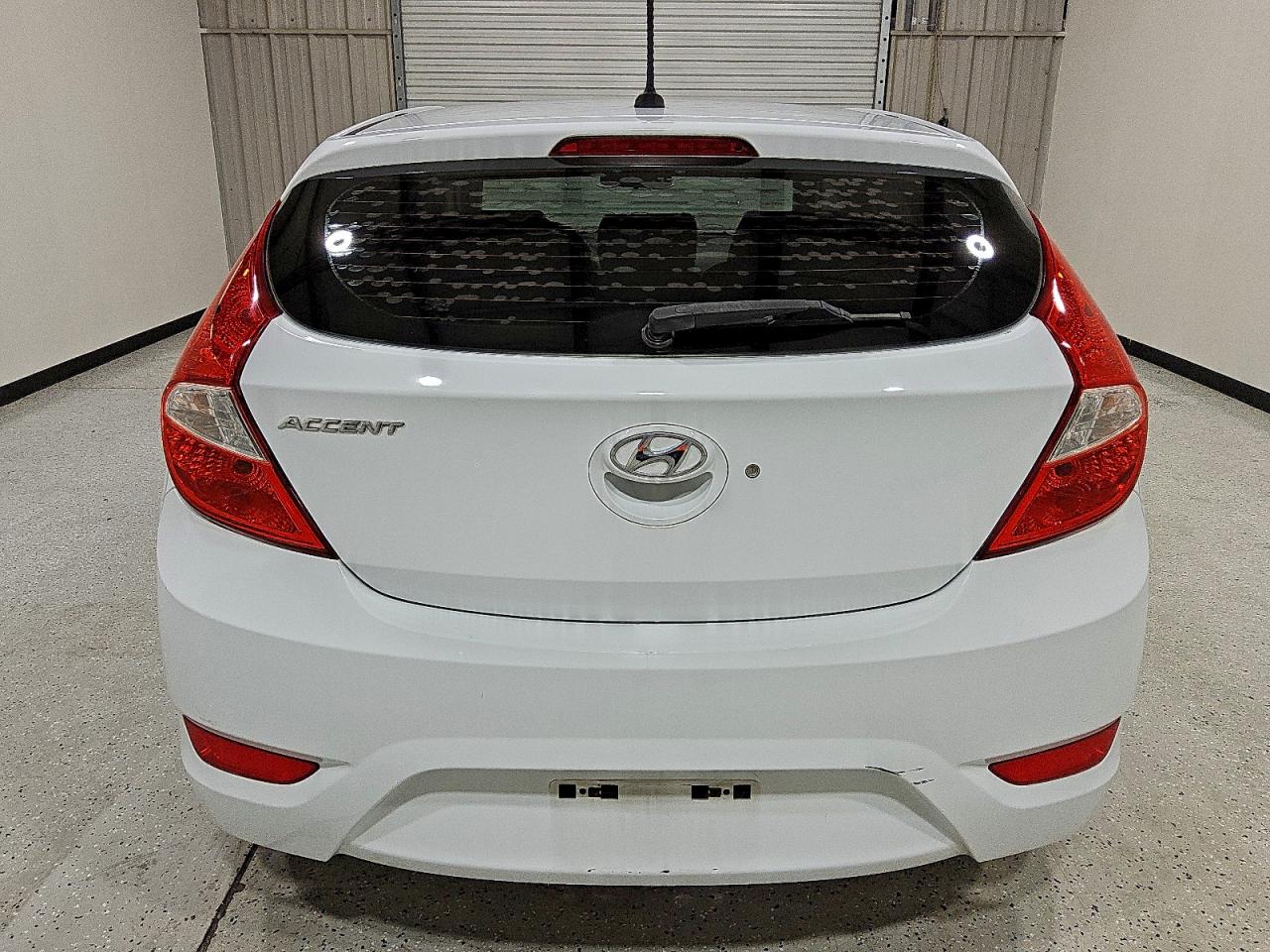 2016 HYUNDAI ACCENT SE photo 6
