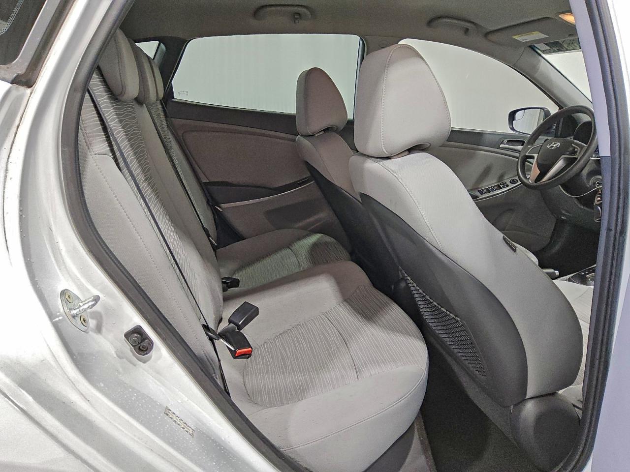 2016 HYUNDAI ACCENT SE photo 10
