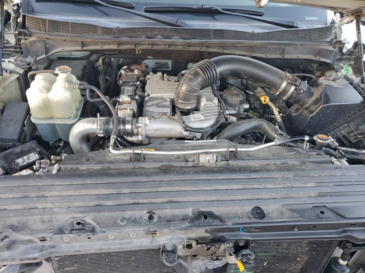 2017 NISSAN TITAN XD SL photo 11
