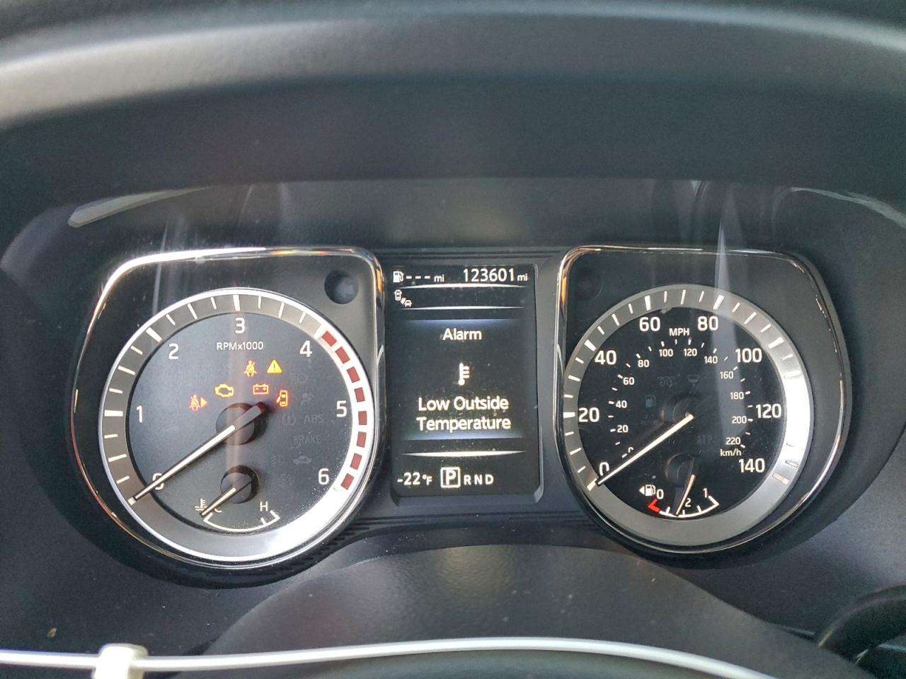 2017 NISSAN TITAN XD SL photo 9