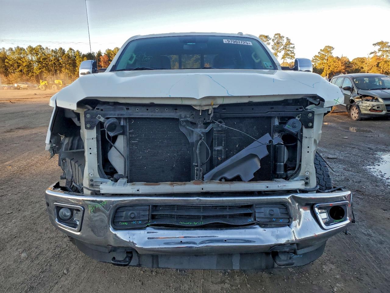 2017 NISSAN TITAN XD SL photo 5