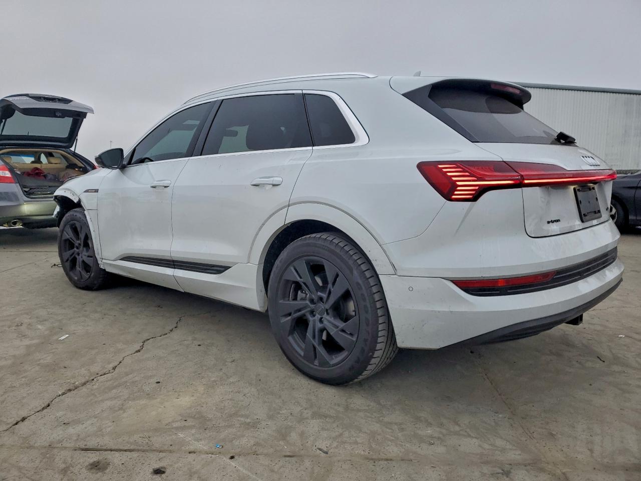 2021 AUDI E-TRON PREMIUM PLUS photo 2
