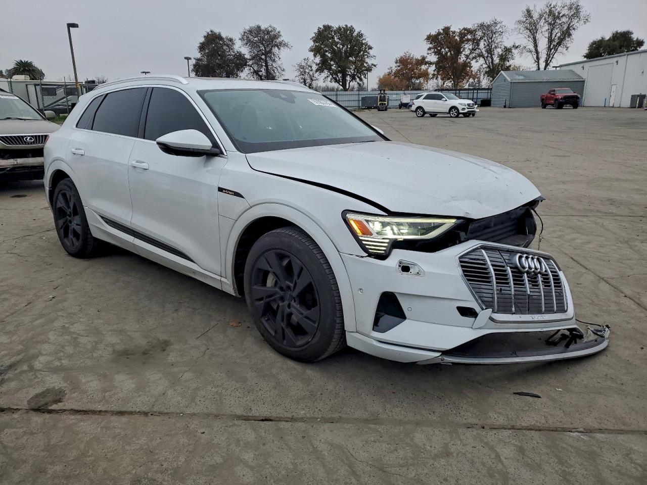 2021 AUDI E-TRON PREMIUM PLUS photo 4