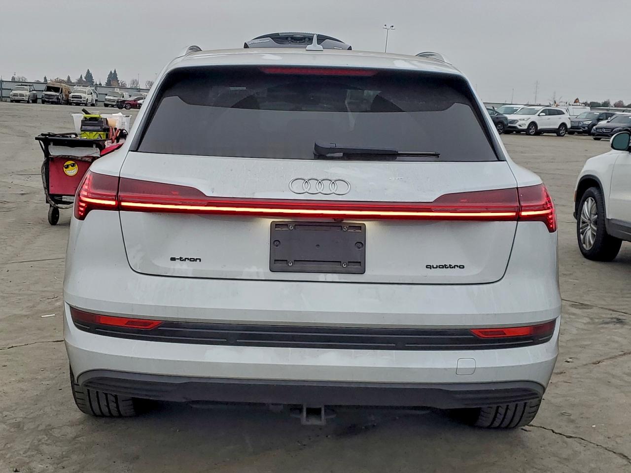 2021 AUDI E-TRON PREMIUM PLUS photo 6