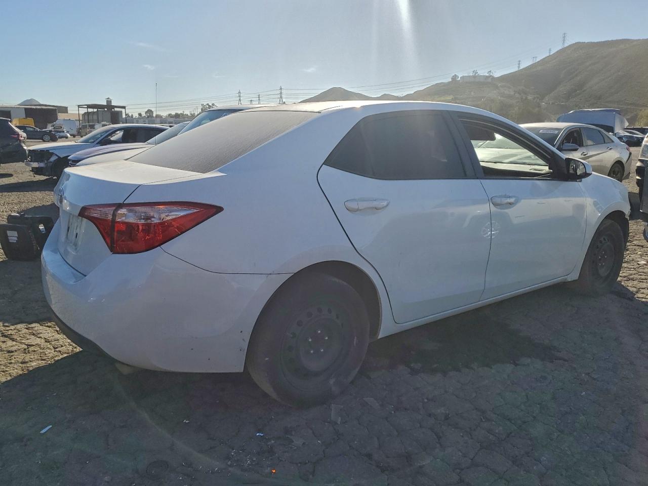 2017 TOYOTA COROLLA L photo 3