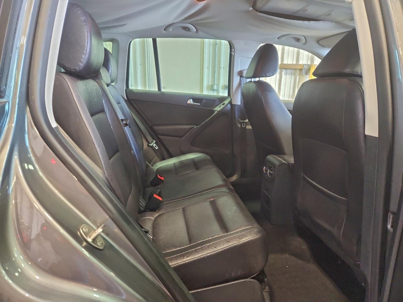 2012 VOLKSWAGEN TIGUAN S photo 11