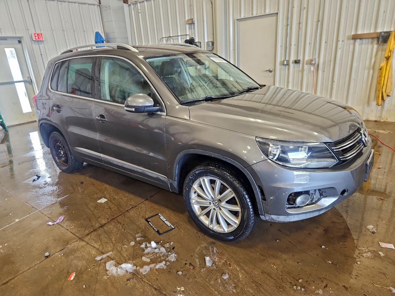 2012 VOLKSWAGEN TIGUAN S photo 4