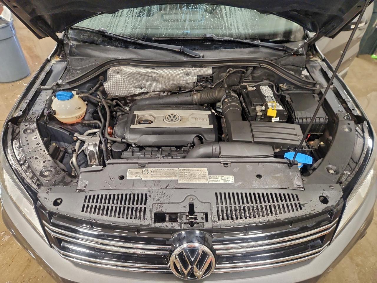 2012 VOLKSWAGEN TIGUAN S photo 12