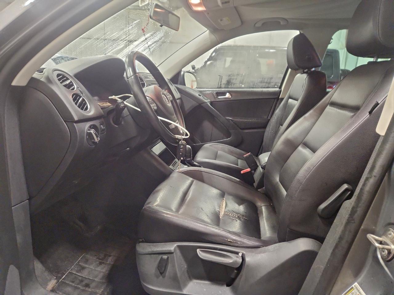2012 VOLKSWAGEN TIGUAN S photo 7