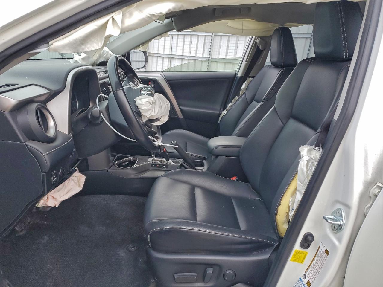 2016 TOYOTA RAV4 HV LIMITED photo 13