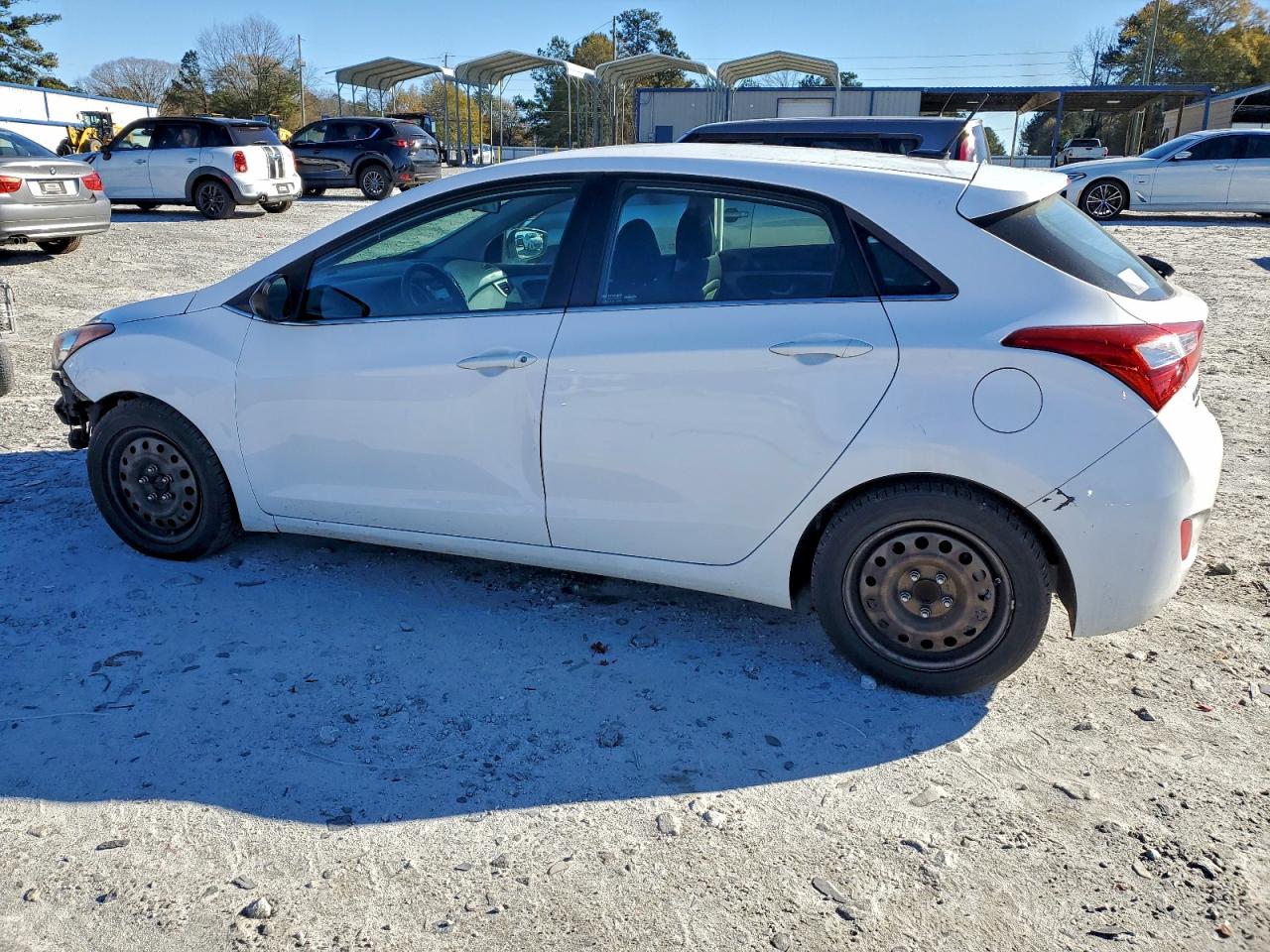 2017 HYUNDAI ELANTRA GT photo 2