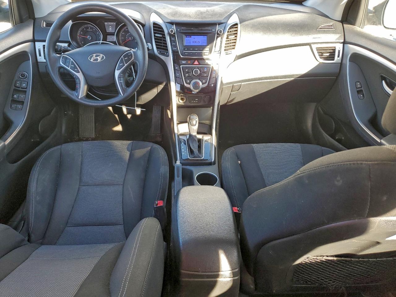2017 HYUNDAI ELANTRA GT photo 8