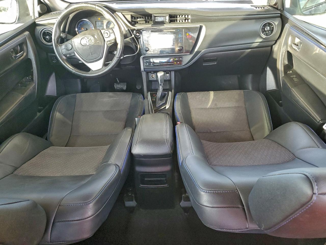 2019 TOYOTA COROLLA SE photo 8
