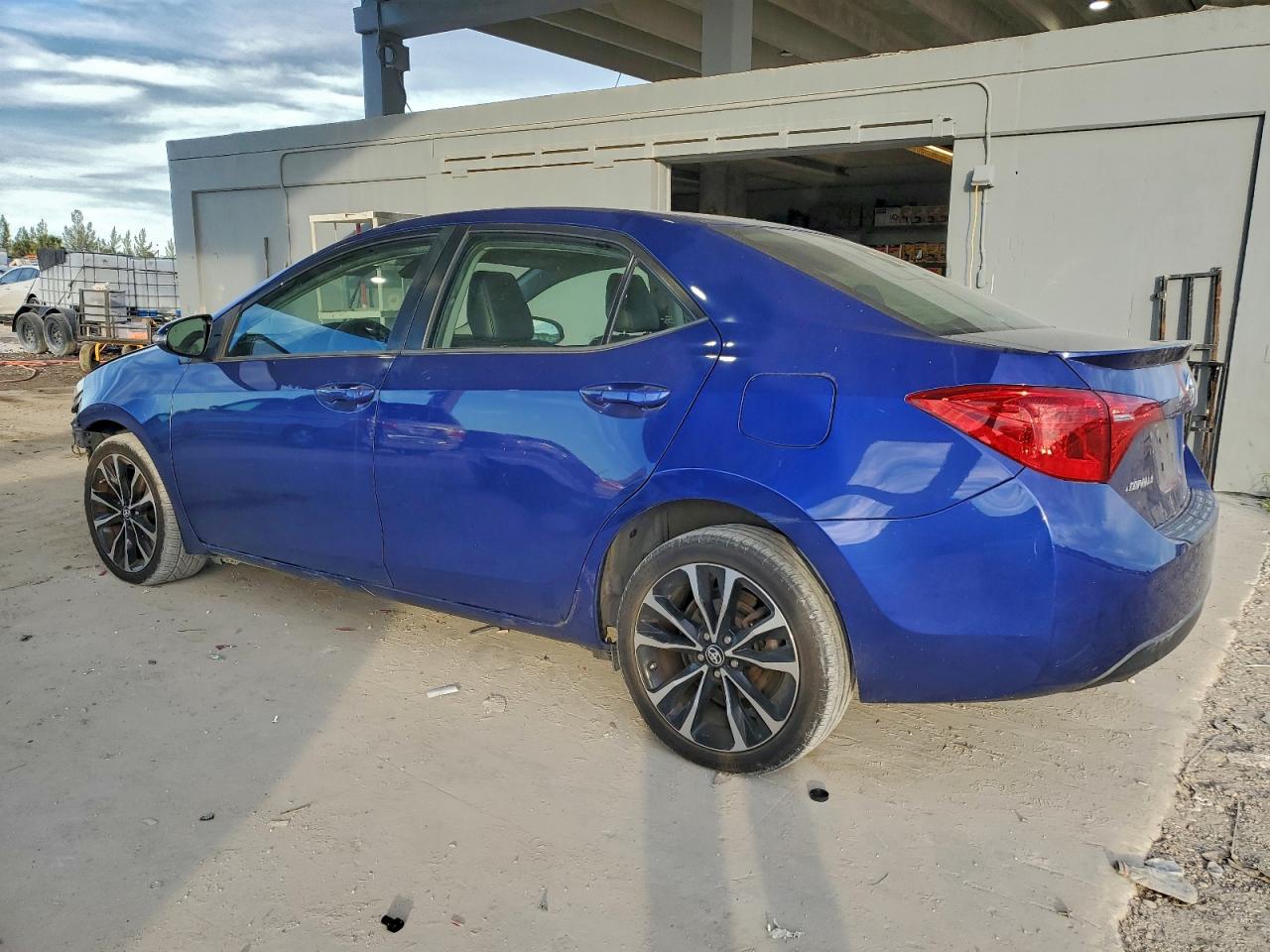 2019 TOYOTA COROLLA SE photo 2