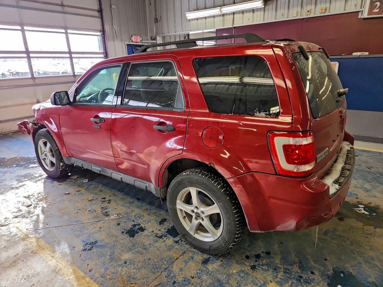 2011 FORD ESCAPE XLT photo 2