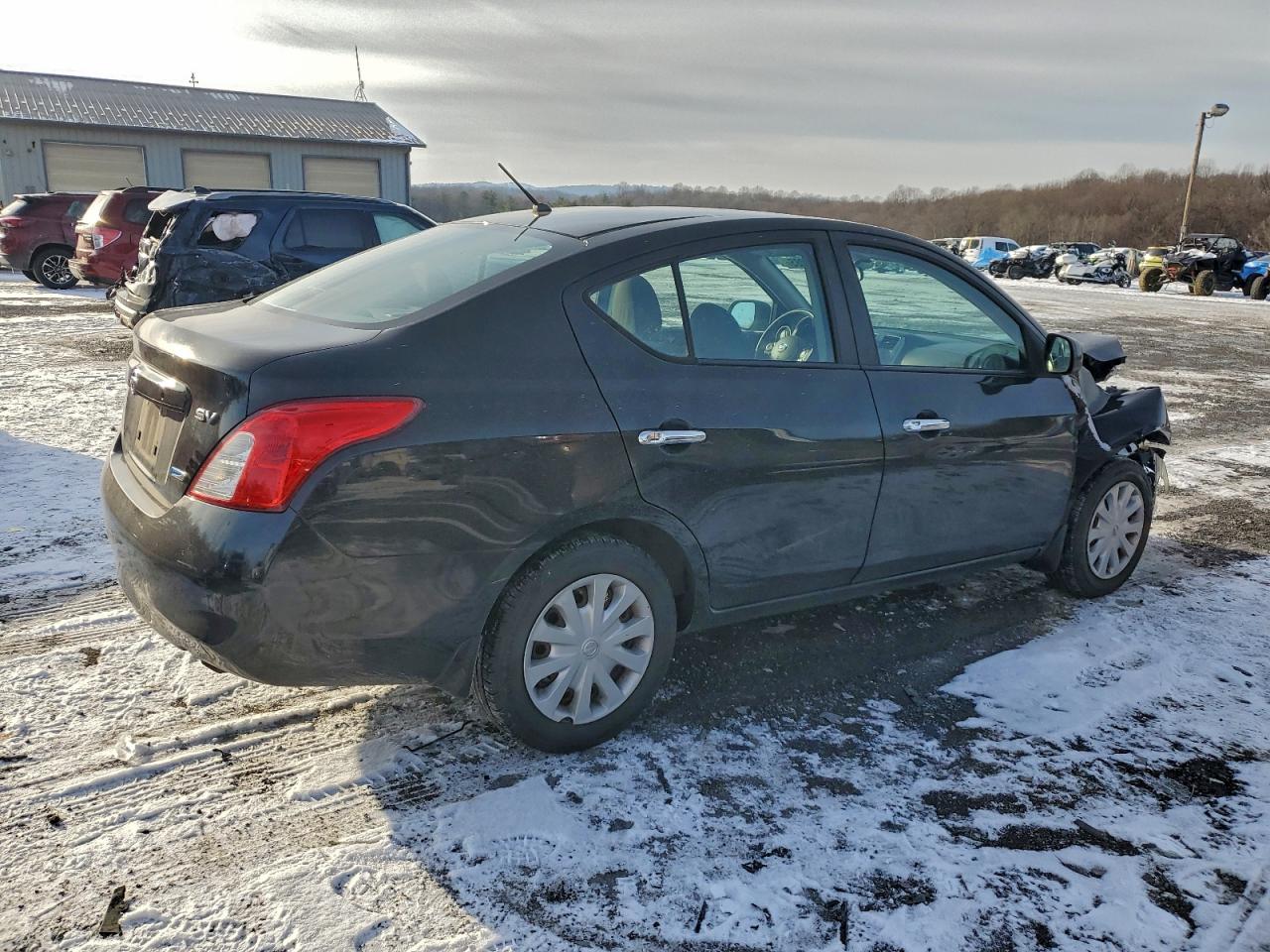 2012 NISSAN VERSA S photo 3