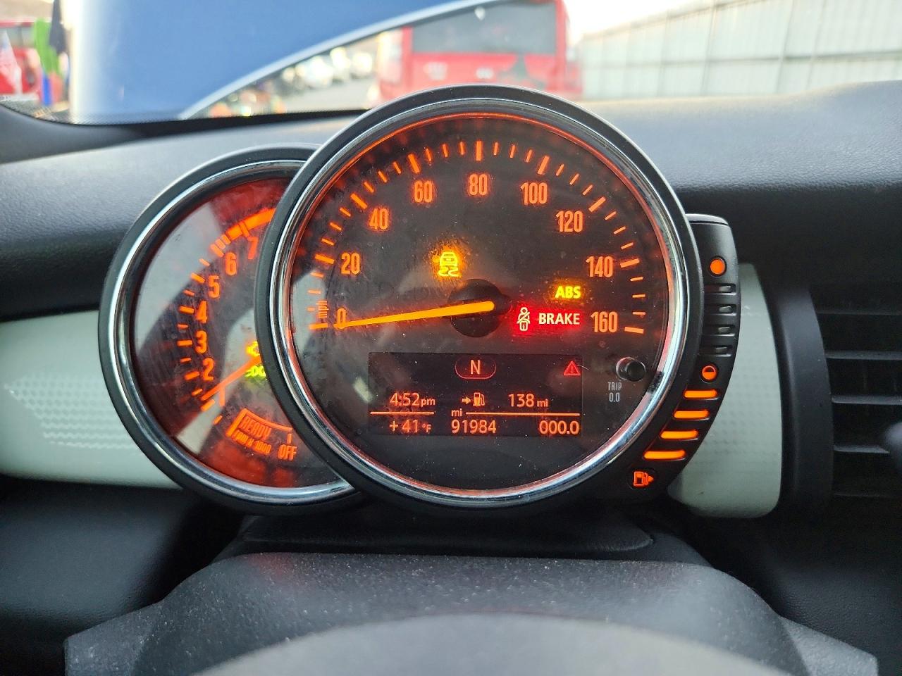 2014 MINI COOPER S photo 9