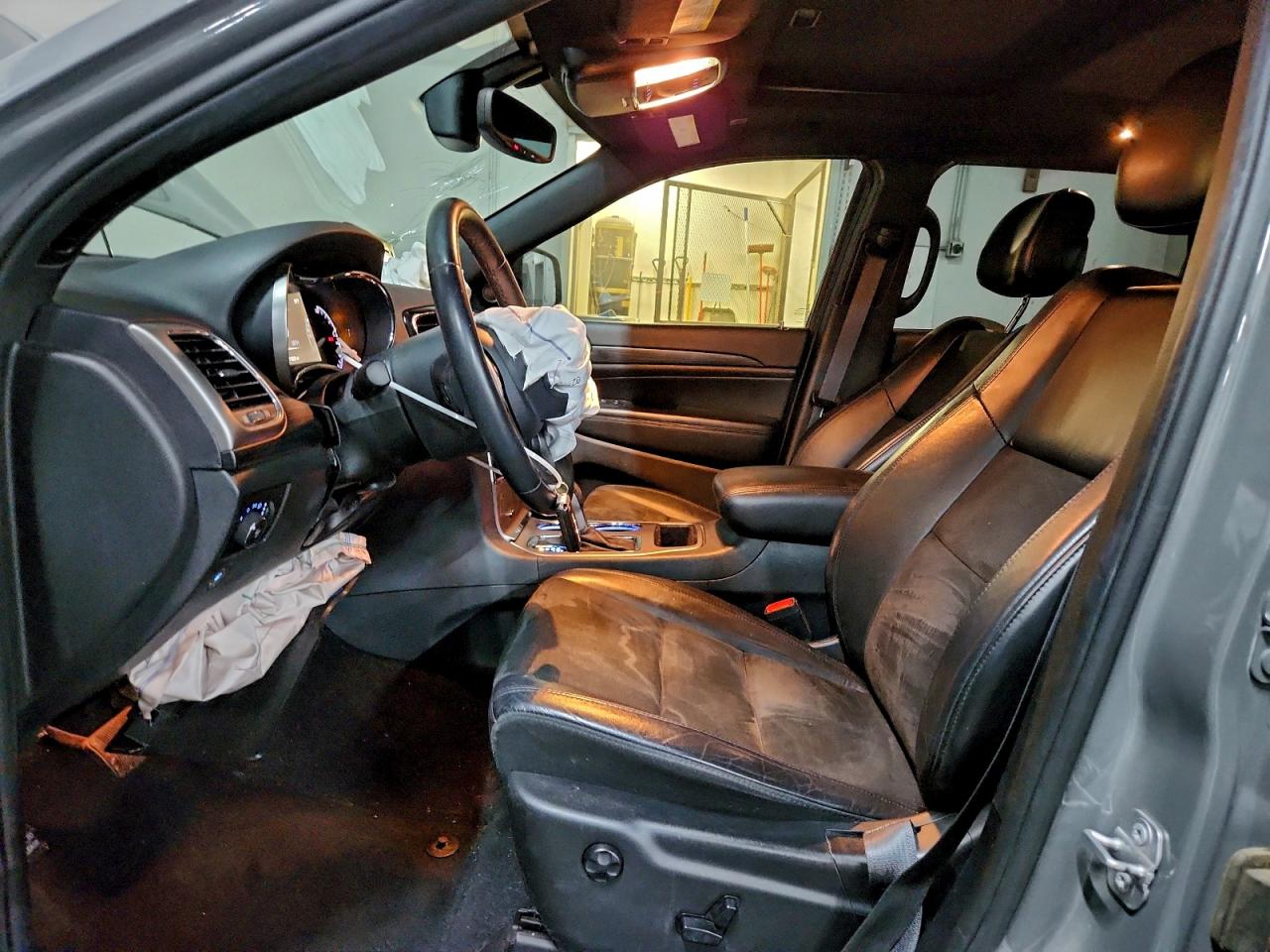2019 JEEP GRAND CHEROKEE LAREDO photo 13