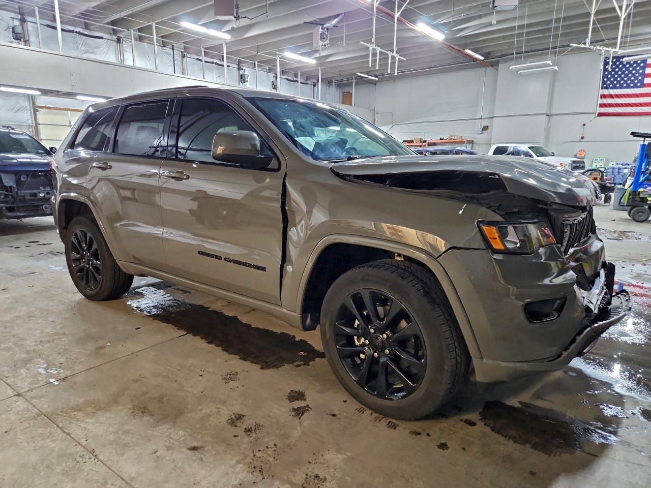 2019 JEEP GRAND CHEROKEE LAREDO photo 7