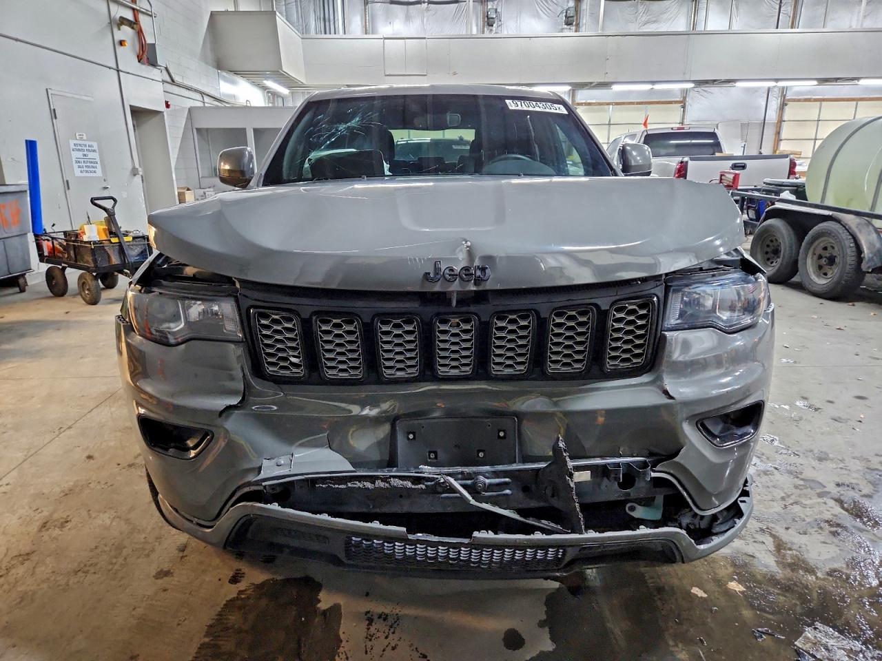 2019 JEEP GRAND CHEROKEE LAREDO photo 9