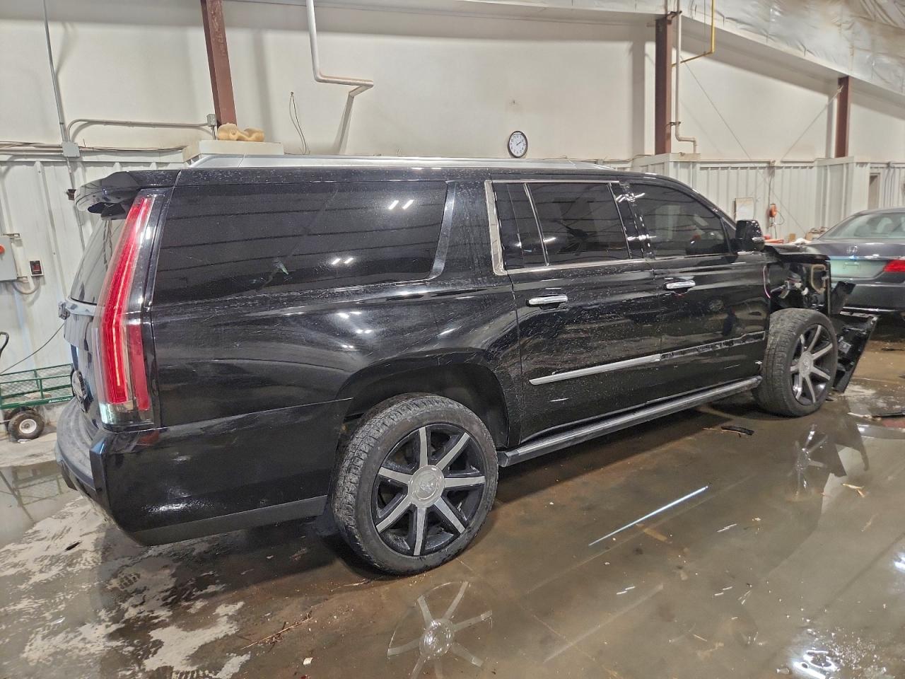 2016 CADILLAC ESCALADE ESV PREMIUM photo 3