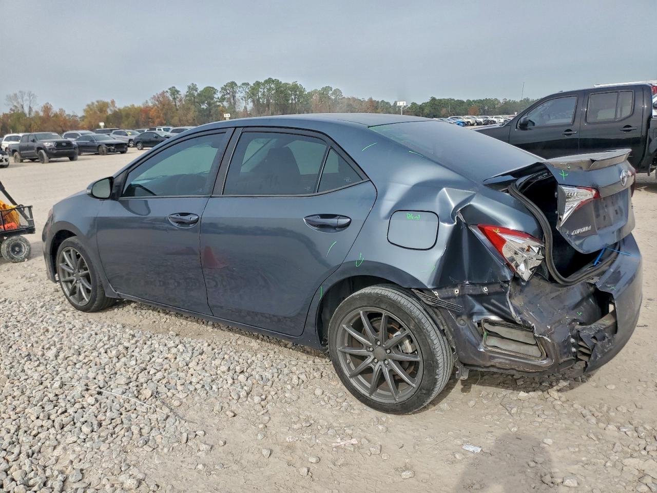 2014 TOYOTA COROLLA L photo 2