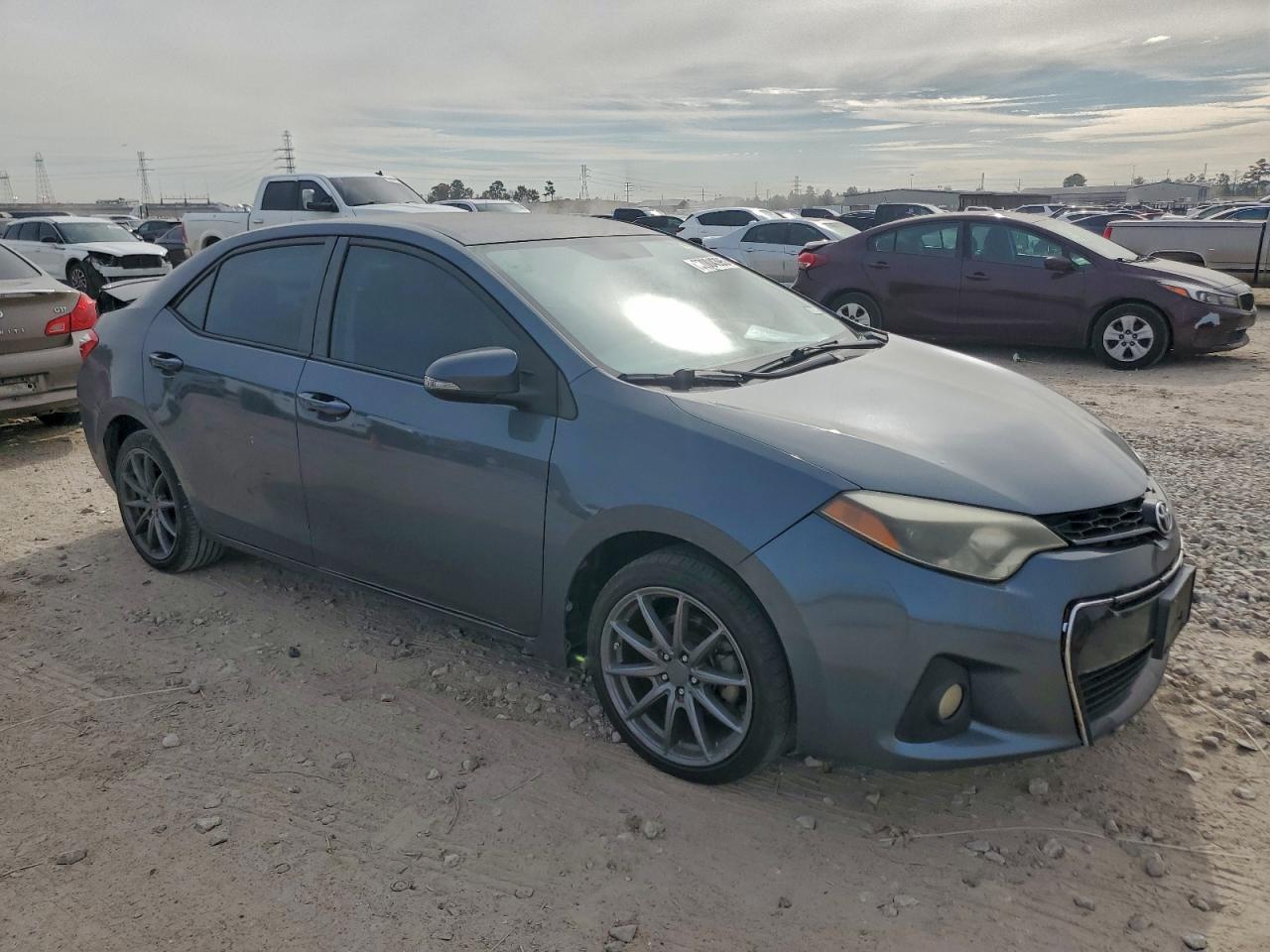 2014 TOYOTA COROLLA L photo 4