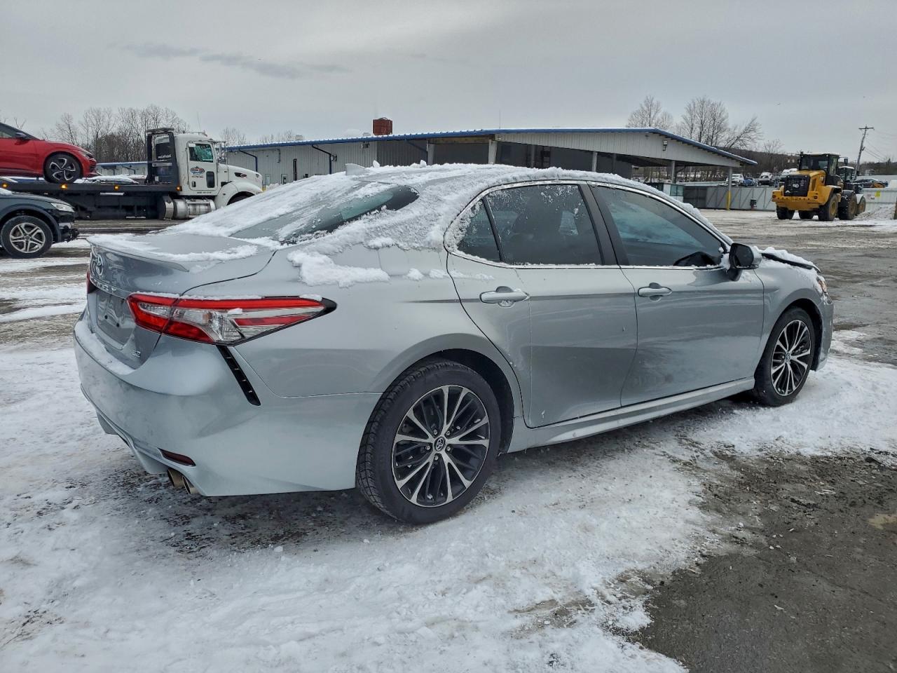 2019 TOYOTA CAMRY L photo 3