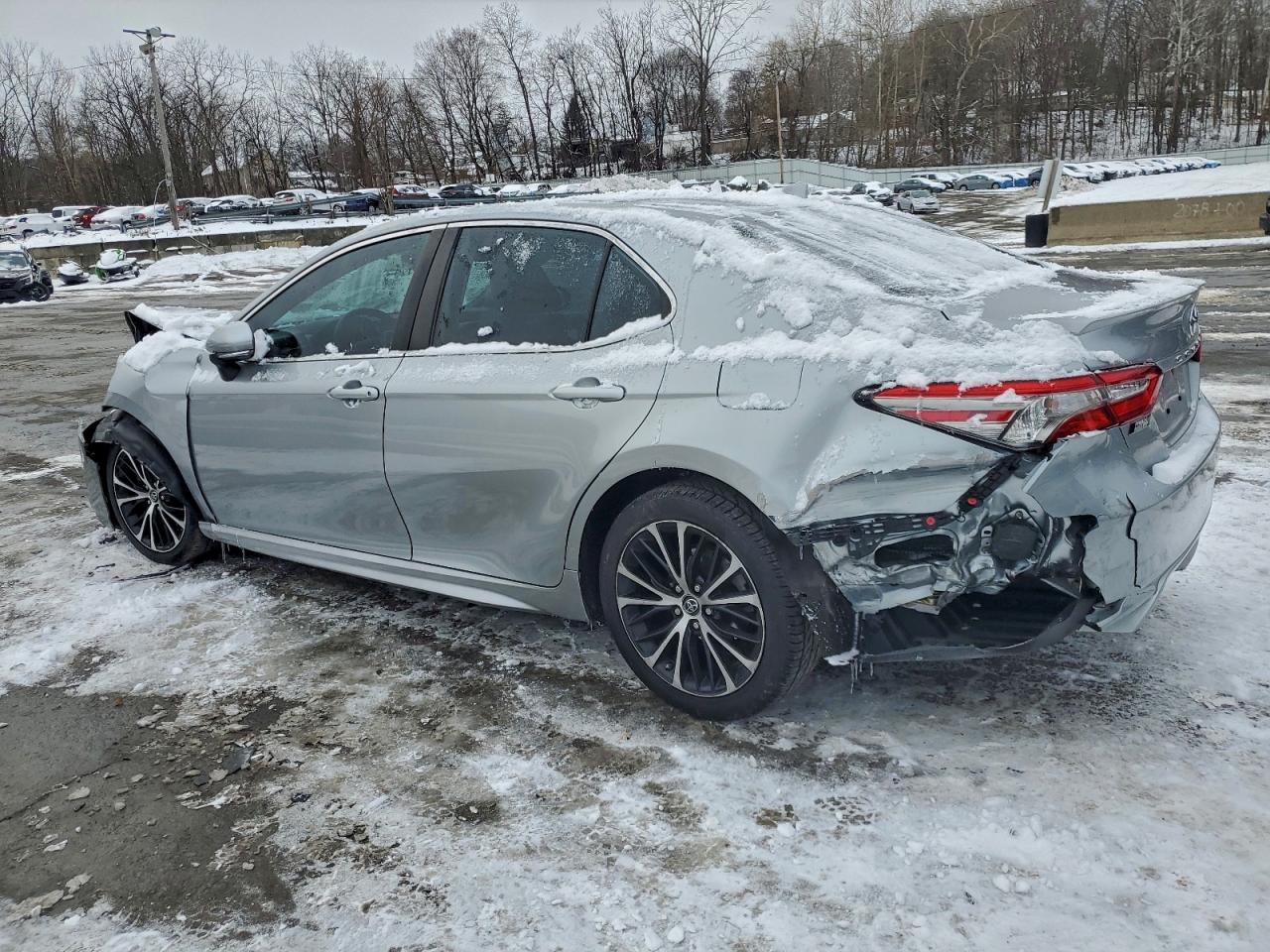 2019 TOYOTA CAMRY L photo 2