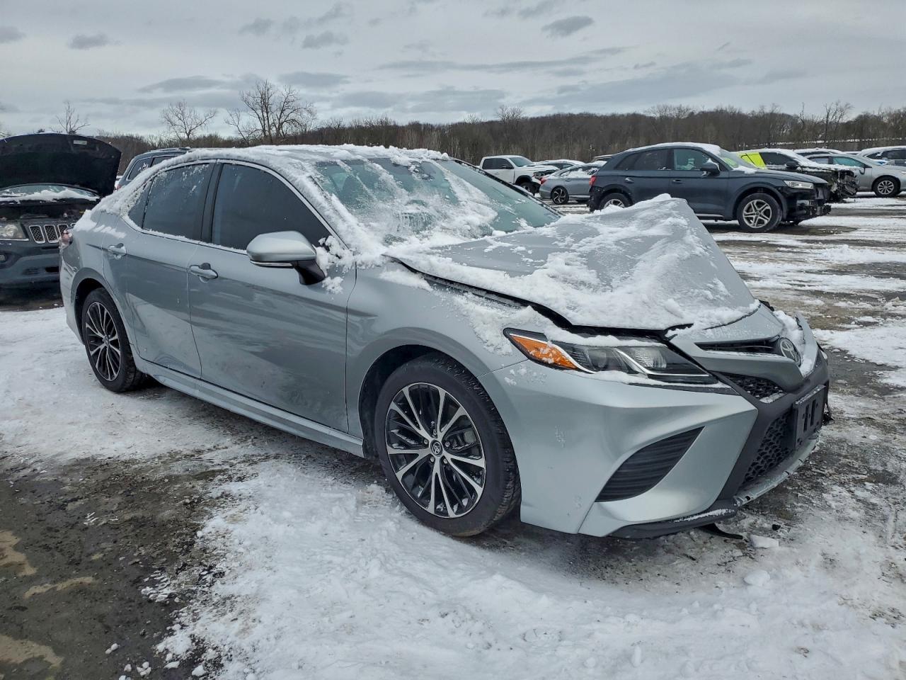 2019 TOYOTA CAMRY L photo 4