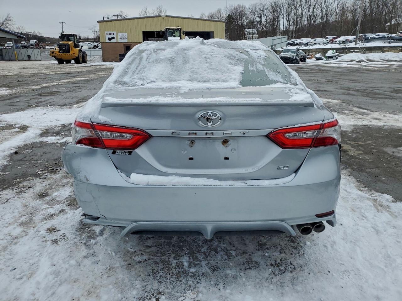 2019 TOYOTA CAMRY L photo 6