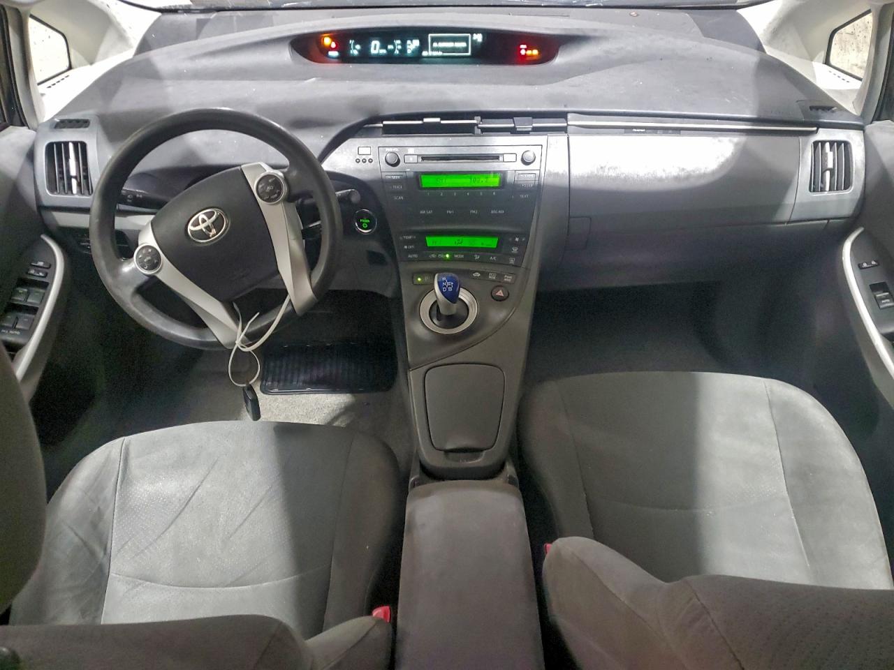2010 TOYOTA PRIUS photo 8