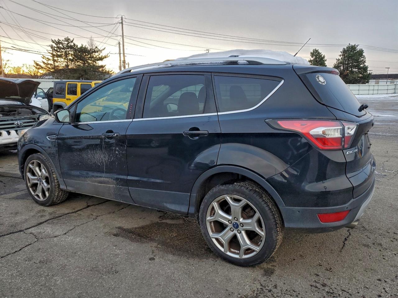 2017 FORD ESCAPE TITANIUM photo 2