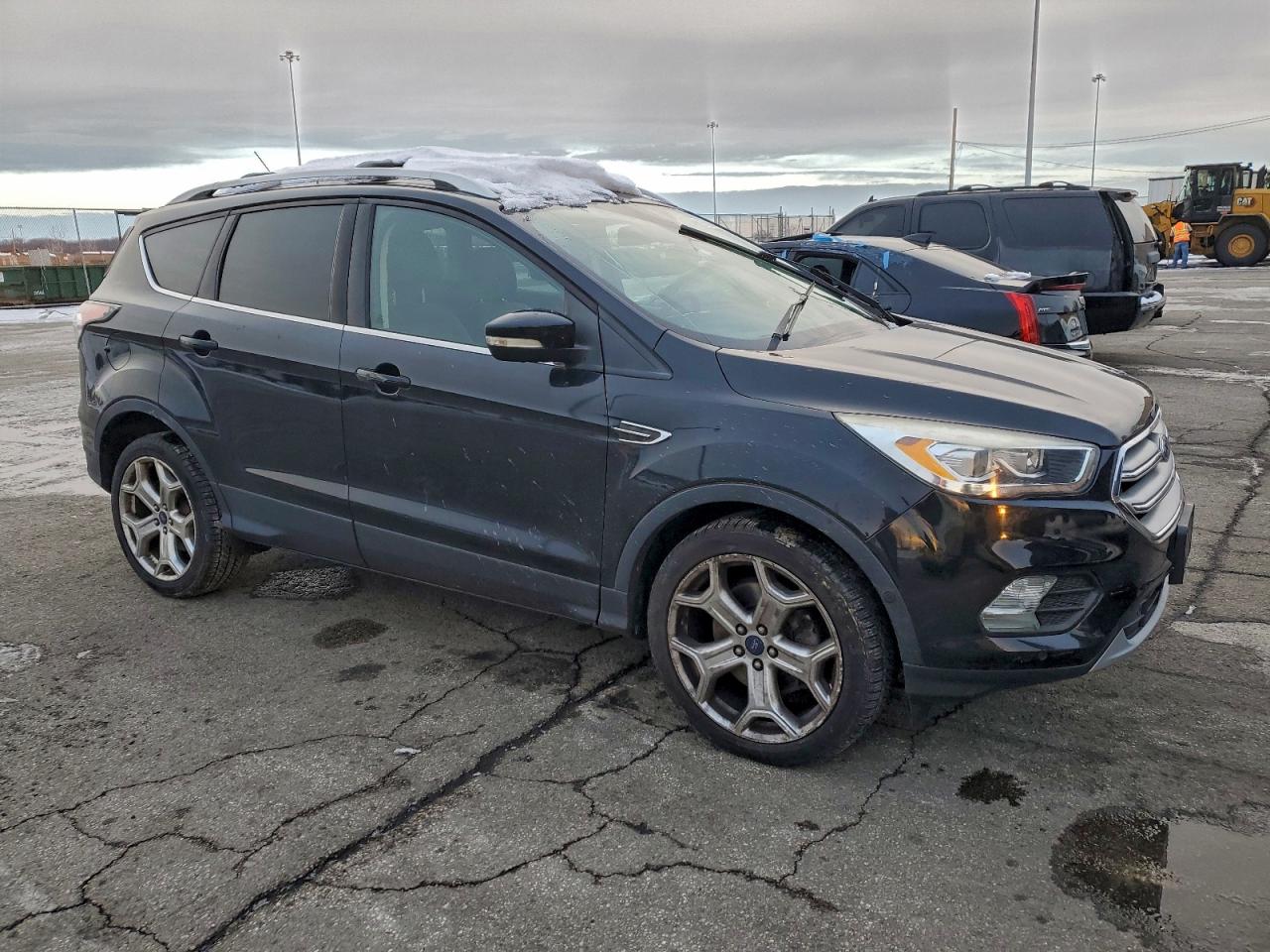 2017 FORD ESCAPE TITANIUM photo 4