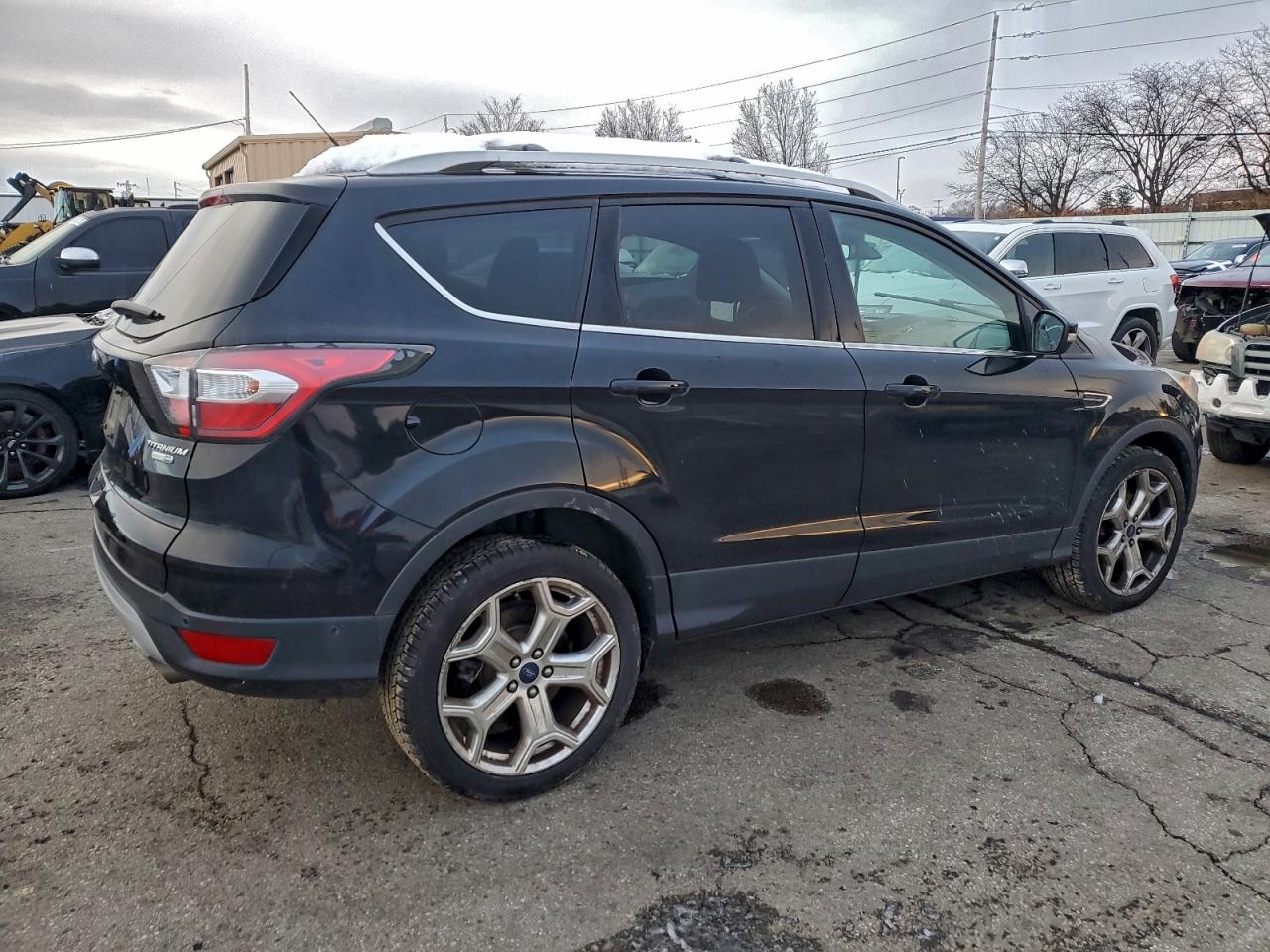 2017 FORD ESCAPE TITANIUM photo 3