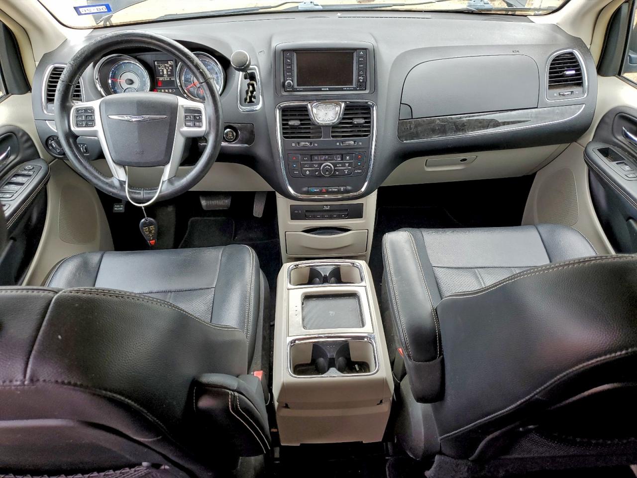 2015 CHRYSLER TOWN & COUNTRY TOURING L photo 8