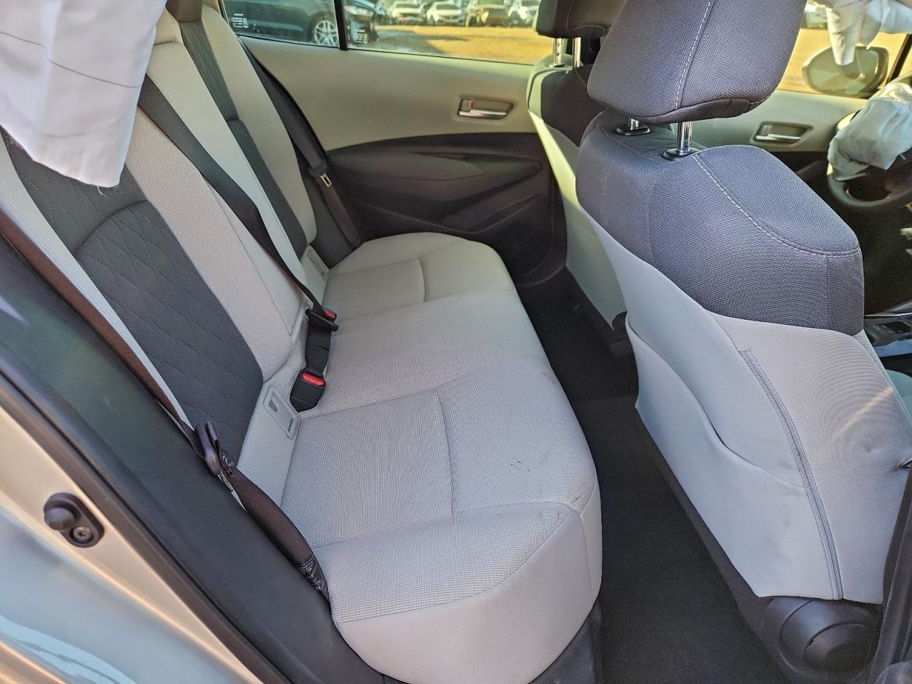 2020 TOYOTA COROLLA LE photo 10