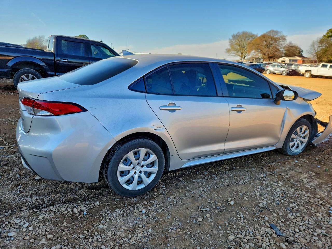 2020 TOYOTA COROLLA LE photo 3
