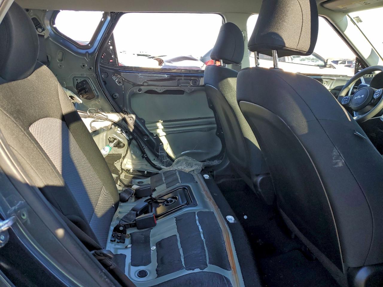 2025 KIA SOUL LX photo 19