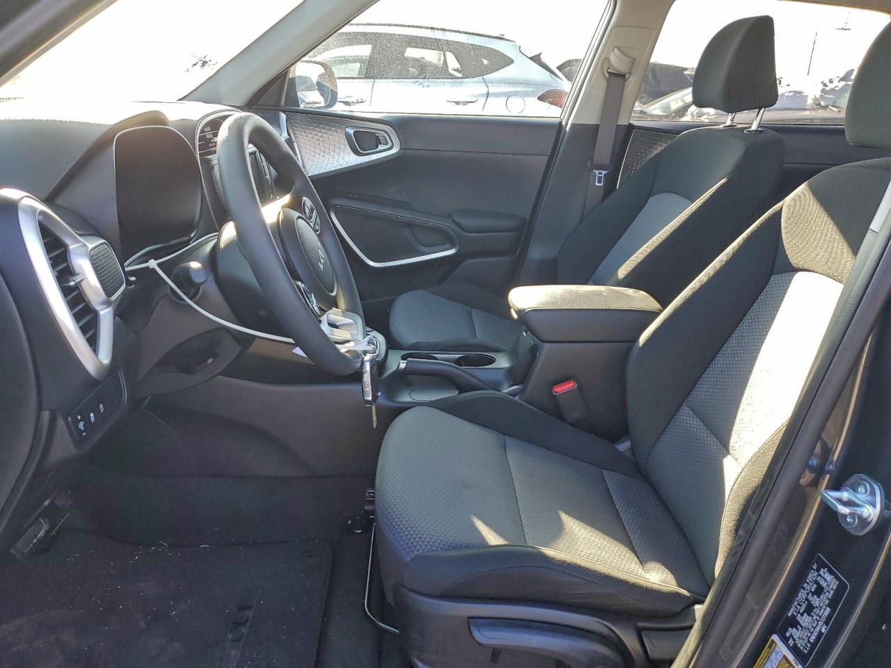 2025 KIA SOUL LX photo 13