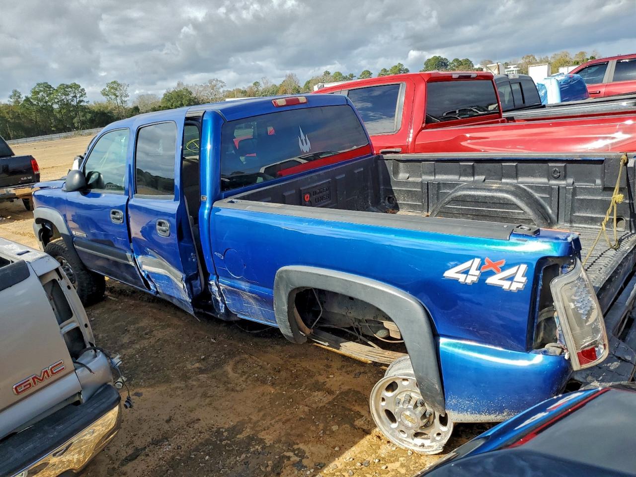 2004 CHEVROLET SILVERADO K2500 HEAVY DUTY photo 3
