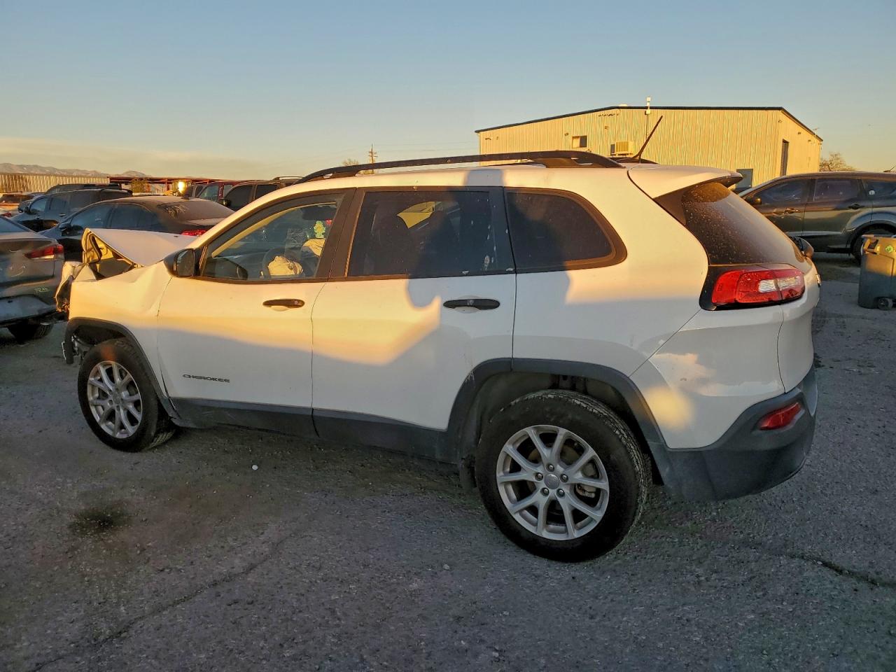 2016 JEEP CHEROKEE SPORT photo 3