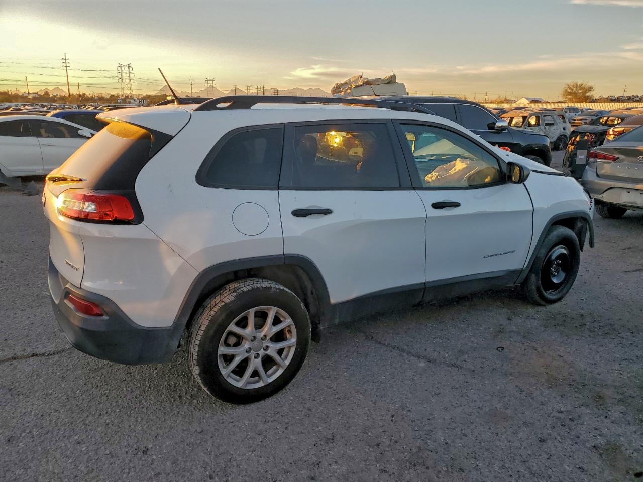 2016 JEEP CHEROKEE SPORT photo 5