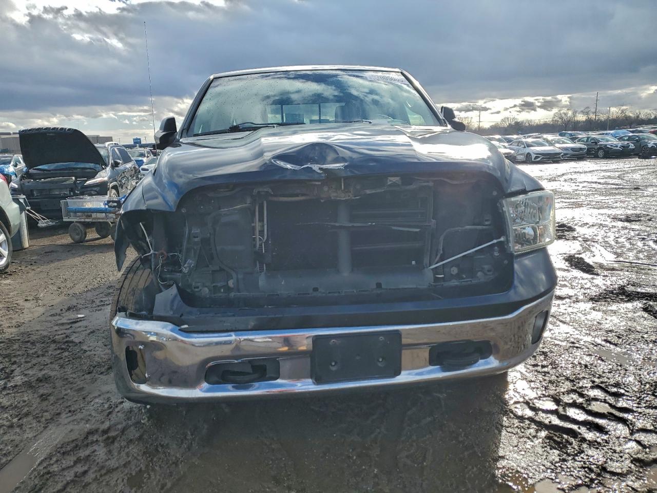 2015 RAM 1500 SLT photo 5