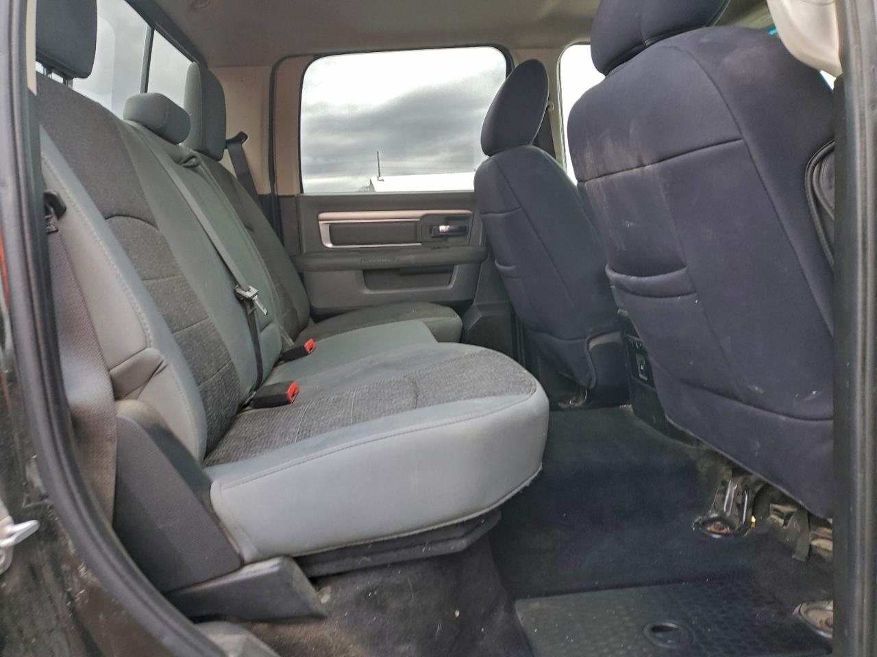 2015 RAM 1500 SLT photo 10