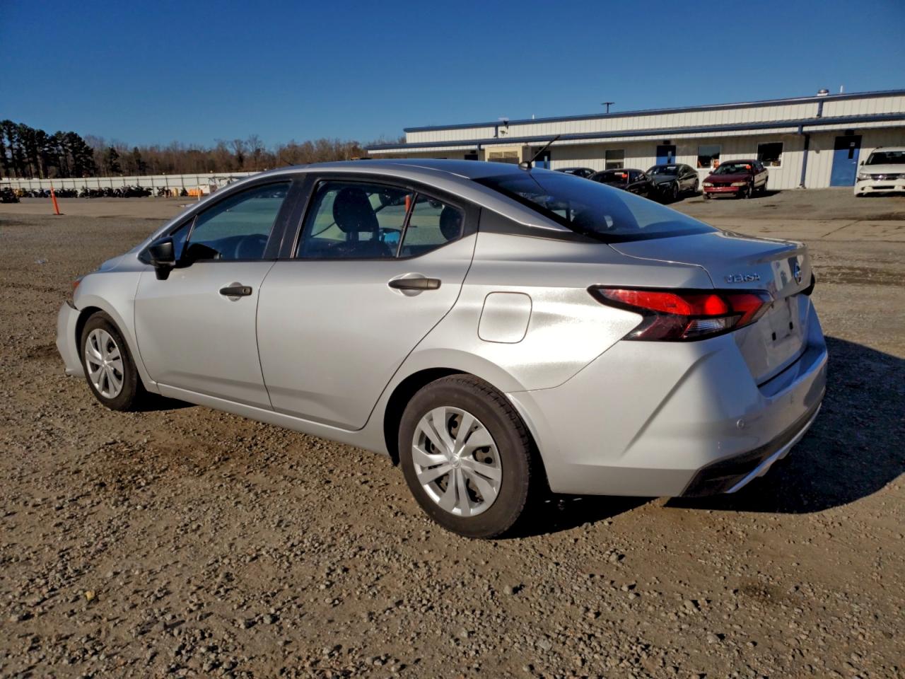 2020 NISSAN VERSA S photo 3