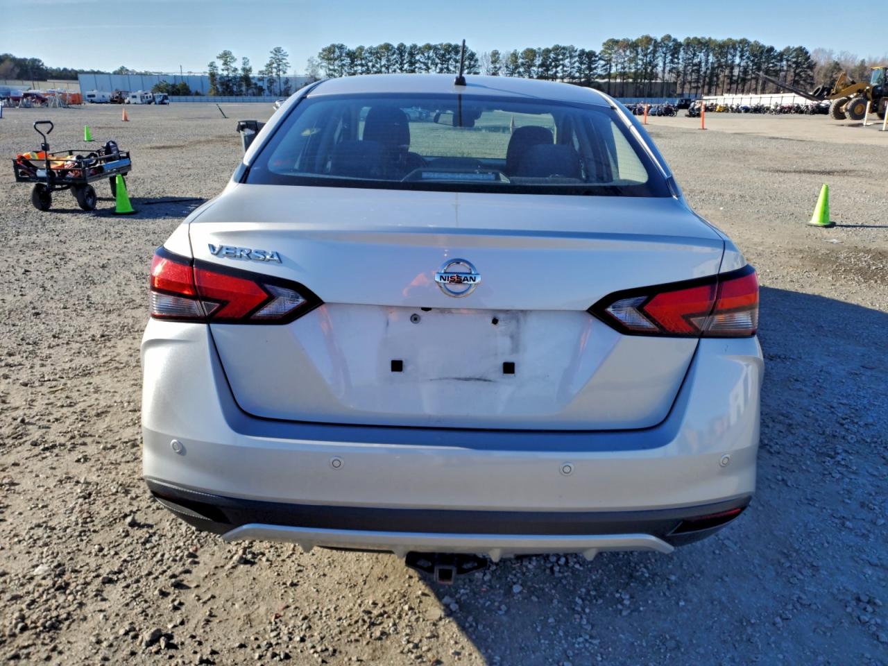 2020 NISSAN VERSA S photo 11