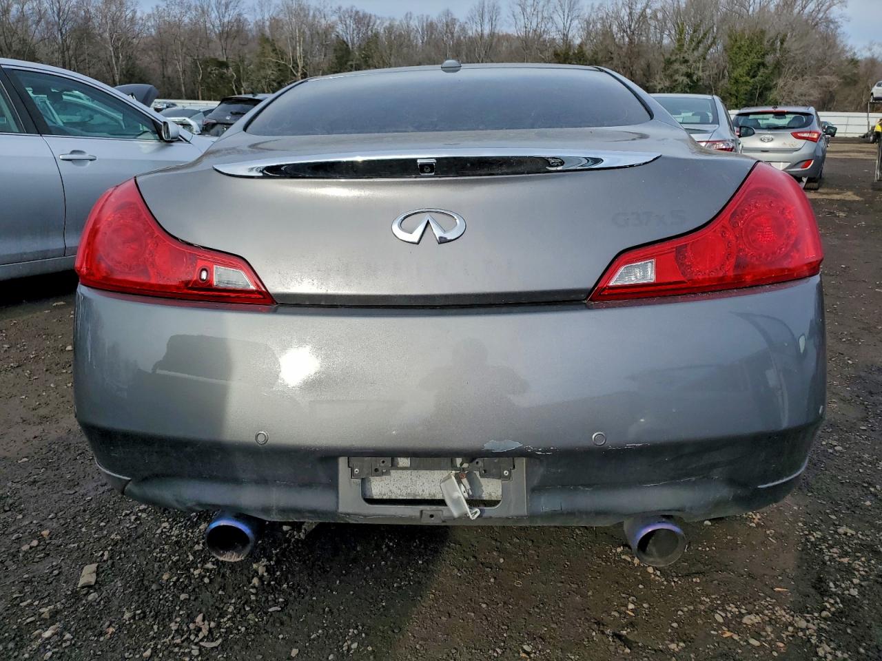 2013 INFINITI G37 photo 16