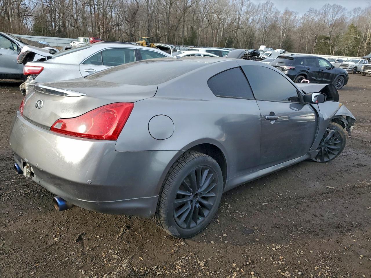 2013 INFINITI G37 photo 7